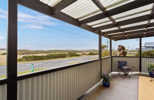 Surf Beach Apartment | 2-Person Surf Beach Studio App