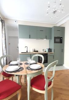 Notre-Dame Apartment | 2 pièces calme à 300m du château