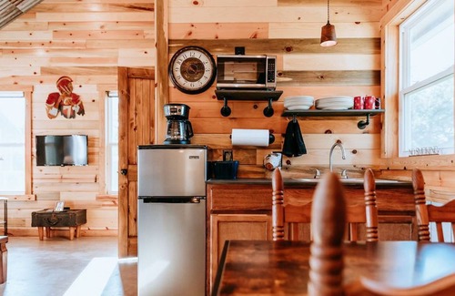 Wimberley Cottage | 2-Queen Bedroom #8 | Sports Retreat at RusTx Ranch