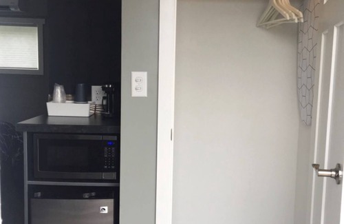 Two Harbors House | #2 Queen- View of Lake Superior, 2 minute walk to Burlington Bay!