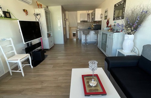 Le Grand Large Apartment | 2-Room Apartment by the Sea in Canet, with Parking