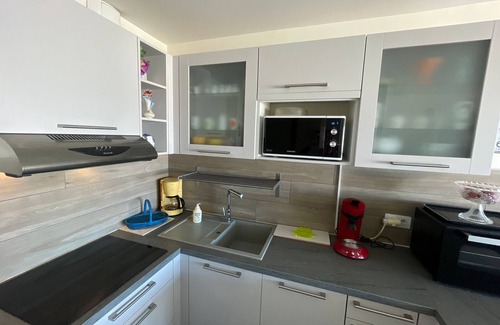 Le Grand Large Apartment | 2-Room Apartment by the Sea in Canet, with Parking