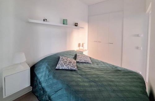Vantaa Apartment | 2-room apartment, 7 mins by train to airport