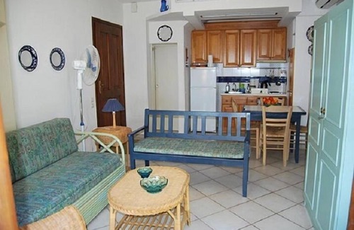 Horto Apartment | 2- room apartment a few steps from the beach with garden
