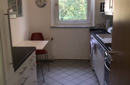 Nikolassee Condo | 2-room apartment in Berlin-Zehlendorf, in close proximity to Schlachtensee.