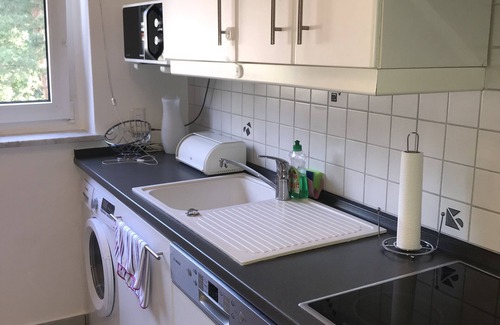 Nikolassee Condo | 2-room apartment in Berlin-Zehlendorf, in close proximity to Schlachtensee.