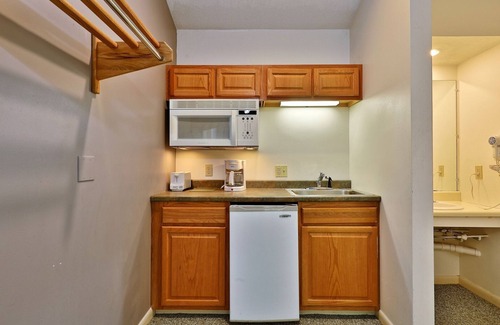 West Bridgewater Apartment | 2 Room Studio 10 minutes from Killington