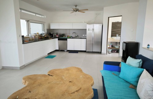 La Ceiba Villa | 2 rooms and 1 bathroom in shared luxury Villa. Seaview infinity pool - Hammocks.
