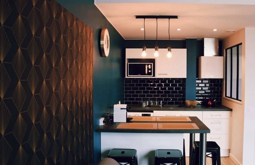 Saint-Helier House | 2 rooms, chic and modern, 400 m from the station and 5 min from the city center, internet