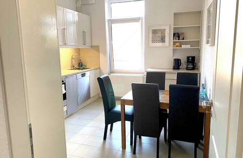 Rheinhausen Apartment | 2 Rooms/Free Parking/25 min to Düsseldorf