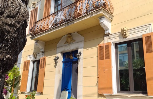 Golfe Juan House | 2 rooms in the town center, equipped, tourist port, beaches, shops, private car parks.