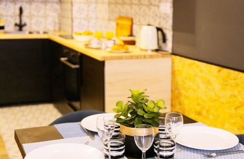 Old Town Apartment | 2 rooms with patio - center of Toulon