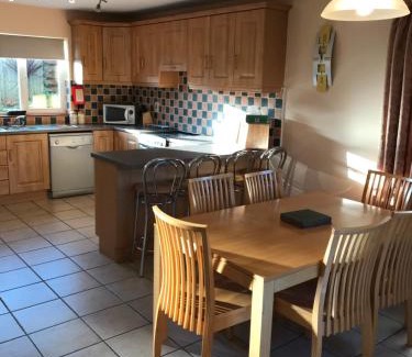 Kenmare House | 2 Sheen View