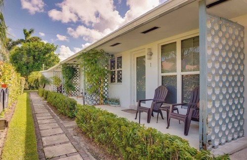 Poinsettia Heights Apartment | #2 ❤️ Spacious, Quiet, Elegant, with Full Kitchen