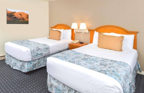 Solvang Hotel | 2 Spacious Units Close to Great Indian Casino, Continental Breakfast & Parking!