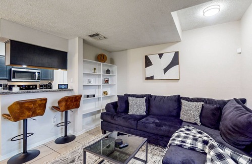 Briarforest Condo | 2-story condo with pool, balcony, parking & great Briar Forest location-Dogs ok