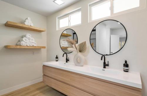 Woodland Hills House | 2-Story Sanctuary - Spacious Hot Tub - Billiards