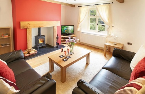 Hoarwithy Cottage | 2 The Oaks, 19th century sandstone cottage in a peaceful location between Hereford and Ross-on Wye.