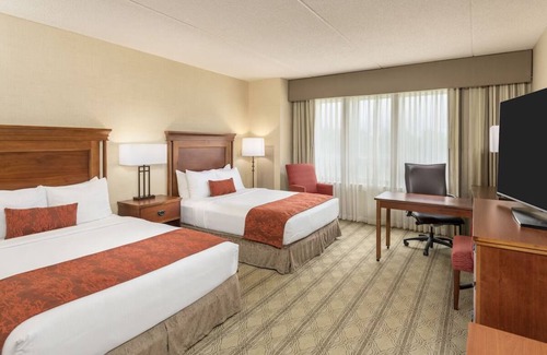 Blacksburg Hotel | 2 Units | Ideal Family Stay w/Modern Features | Ample Parking & Dining Options