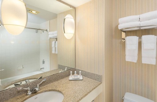 Blacksburg Hotel | 2 Units | Ideal Family Stay w/Modern Features | Ample Parking & Dining Options