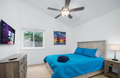 Southpoint House | 2 units of a Quadplex