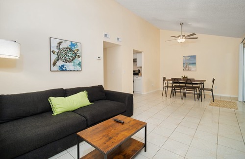 Southpoint House | 2 units of a Quadplex