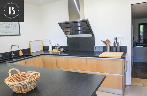 Sarlat-la-Caneda Villa | 2 Villas - heated pools - 17/20 pers. - 500m from town center