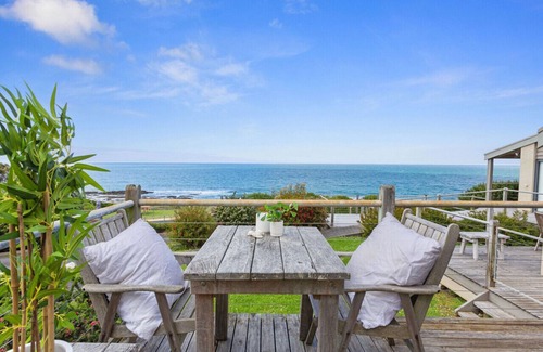 Wongarra Apartment | 2 Whitecrest Resort - Pool & Amazing Ocean Views