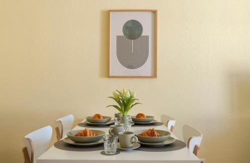 Wedding Apartment | 2-Zimmer City Apartment Berlin Mitte 50m2 - U-Bahn Leopoldplatz by Rooms Berlin