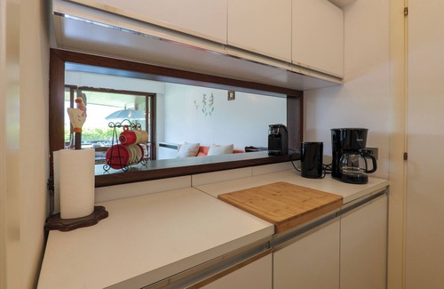 Susello Apartment | 2-zimmer-wohnung mit Balkon, Garten, Pool und Seesicht