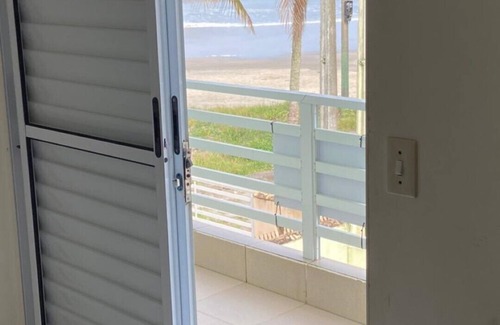 Mongagua House | 20 ITANHAÉM BEACH HOUSE ON THE SAND WITH POOL, 3 BEDROOMS, ONE EN SUITE.