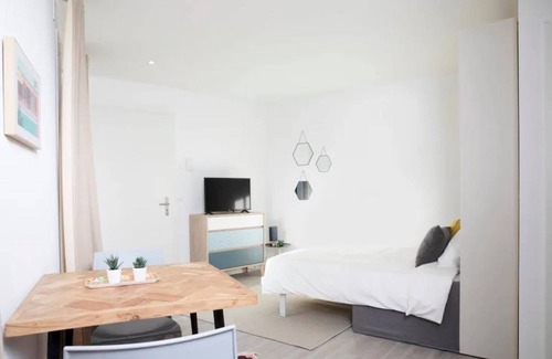 Lausanne Center Apartment | 20 m² Apartment ∙ 2 guests