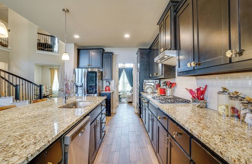 Mansfield House | 20 Mi to AT&T Stadium: Remote-Work Ready Home!