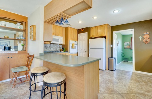 Manor House | 20 Mi to Austin: Texas Farmhouse on 10 Acres