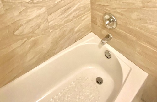 Winter Garden House | 20 minutes to the theme park! Family-sized 2/1 with backyard sleeps 7