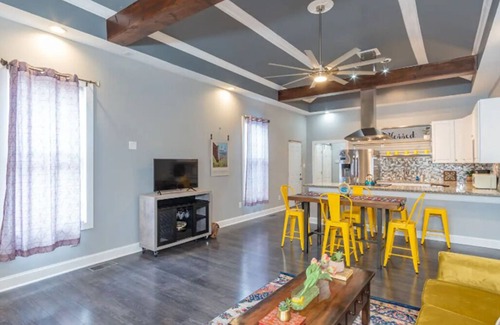 Smoketown Jackson House | 20% OFF! Luxury 3BR on the Bourbon Trail–Sleeps10