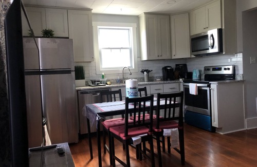 Norfolk Apartment | *20% OFF Newly Remodeled #3* 5min walk to the Beach, Amazing Virginia Pro Host.