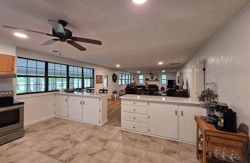 Dandridge House | 20% OFF Renovated Lakefront-Dock-Firepit-Hot tub