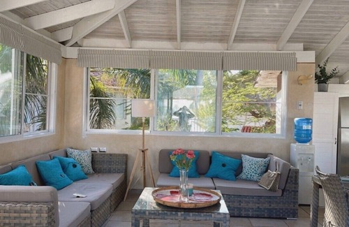 Bavaro House | 20 Steps to the Beach,Ocean Views from Every Room, Walk to Bars & Eats, HGTV Gem