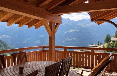 Saint-Luc Ski Chalet | 200 m² Chalet ∙ 4 bedrooms ∙ 10 guests