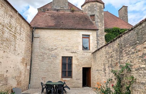 Chatillon-sur-Seine House | 200 m² House ∙ 4 bedrooms ∙ 8 guests