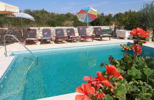Solta House | 200 m² House ∙ 6 bedrooms ∙ 12 guests
