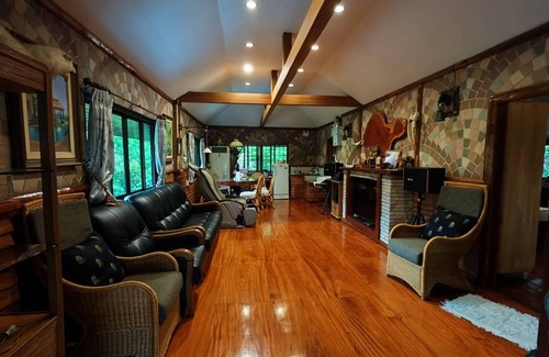 Sam Phran Villa | 200 m² Villa ∙ 5 bedrooms ∙ 10 guests