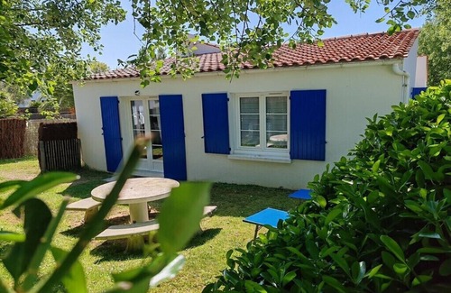 Saint-Pierre-d'Oleron House | 200m from the sea: house for 4 people with swimming pool and garden
