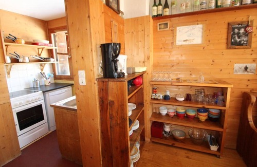 Les Almes Apartment | 200m from resort center, view mountain, terrace, tv, ski locker, 70m², Tignes