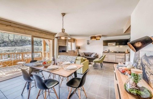 Les Boisses Apartment | 200m from resort center, 7th floor, fitness, swimming pool, sauna, hammam, balcony, tv, ski locker