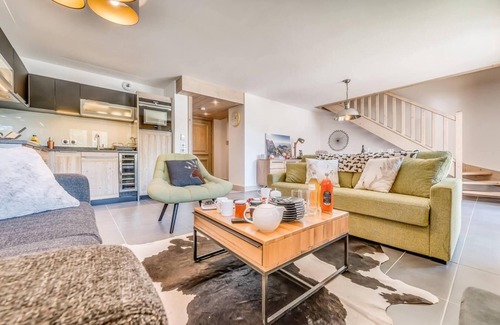 Les Boisses Apartment | 200m from resort center, 7th floor, fitness, swimming pool, sauna, hammam, balcony, tv, ski locker