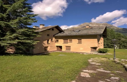 Surlej Ski Chalet | 200M FROM THE SKI SLOPE/MOUNTAIN LIFT-IN THE PRISTINE ENGADIN SWITZERLAND