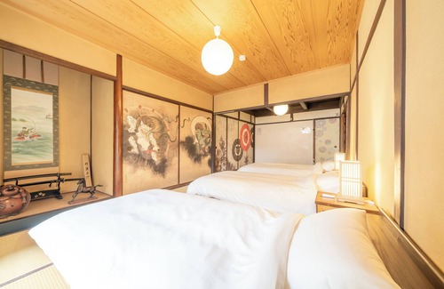 Kaizuka Resort | 200sqm/old folk house/12ppl/6 min walk from the Sta./2Parking spaces/Bike rental