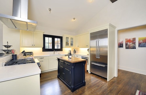 Historic Eastside House | 2016 Heritage Award Home in dwtn. Santa Fe, Soaking tub, Outdoor deck for dining